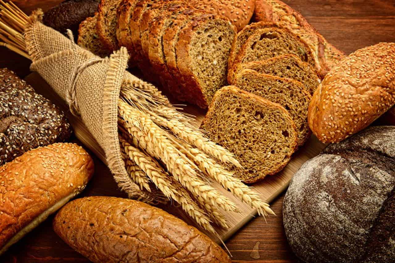 الخبز بين الفوائد الغذائية والمخاطر الصحية